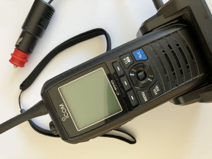 Afbeeldingen van marifoon icom IC-M94D draagbaar